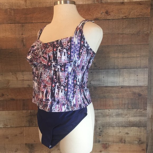 Red/White/Blue Abstract Floral Print Top Tankini Size XXL Solid Navy Blue Bottom - Picture 2 of 12